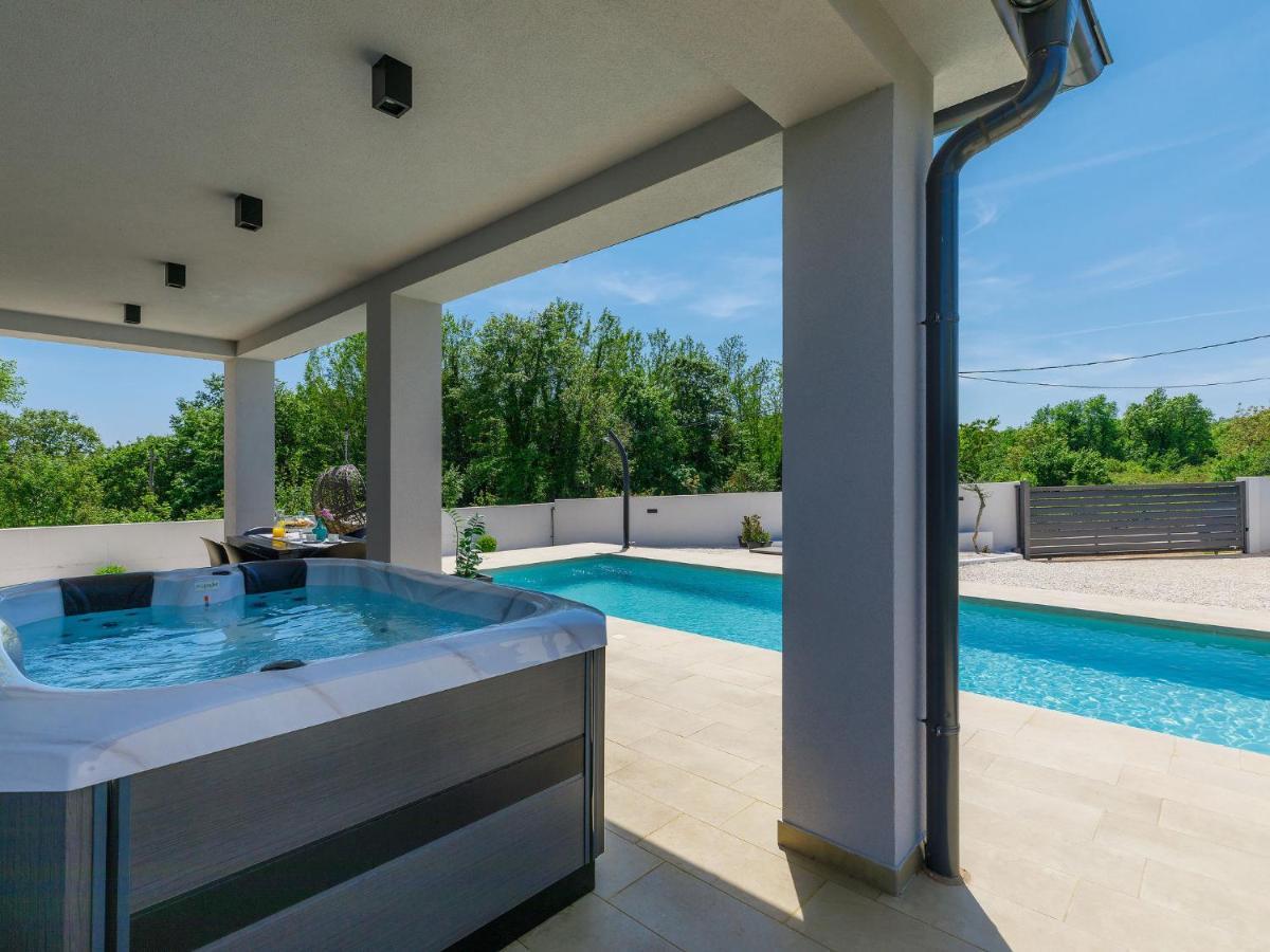 Villa Vine By Interhome Marčana Eksteriør billede